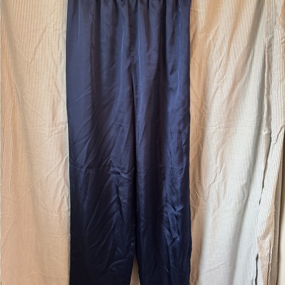 Elegant Blue Satin Pajama set - Picture 4 of 10